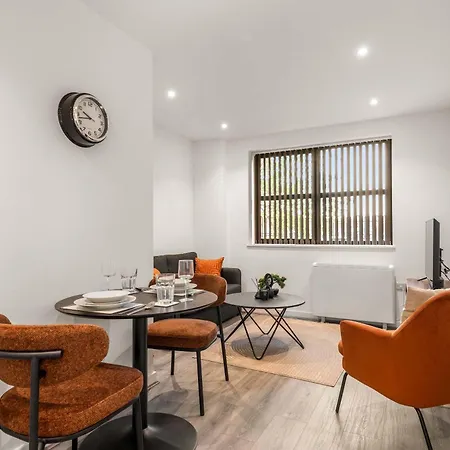 Bright & Contemporary 1 Bed In Leeds (West Yorkshire)