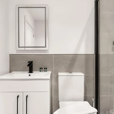 Bright & Contemporary 1 Bed In Leeds (West Yorkshire)